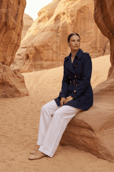 B61 trench officier déperlant bleu marine en coton pour femme par Coulange 1918 — confection artisanale française — vue 4